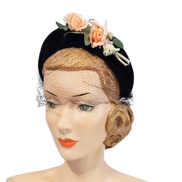 Vintage Accessories 95s Vintage Cream Hat With A Black Velvet Brim